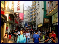 The pedestrian area between Largo do Senado and Ruinas de São Paulo is gritty with a mix of market stands, small shops and restaurants. It is very crowded, mostly with Chinese people. This area looks more Chinese then Portugese.